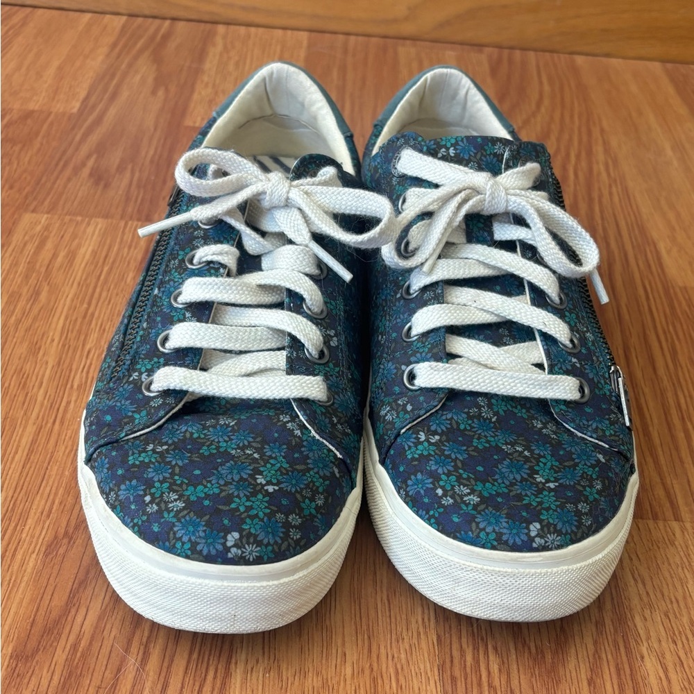 Women’s canvas Taos Z Soul  Sneakers in blue/green floral size 9.5